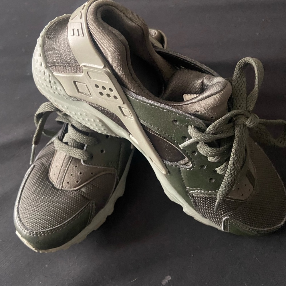 Olive green Nike huaraches